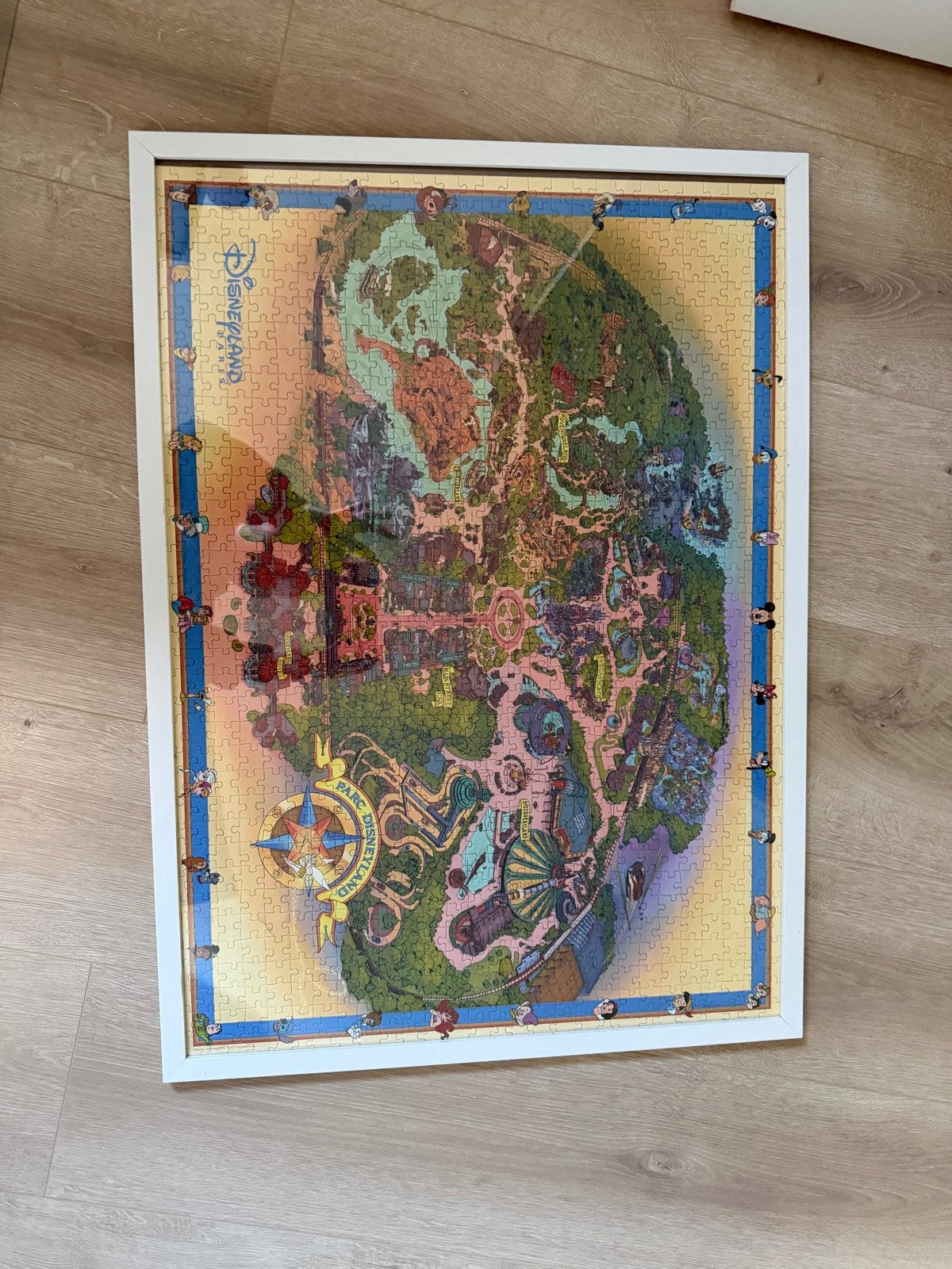 Disneyland Parijs Puzzel 30 jaar in lijst - Plattegrond, Ophalen of Verzenden, 500 t/m 1500 stukjes, Zo goed als nieuw, Legpuzzel