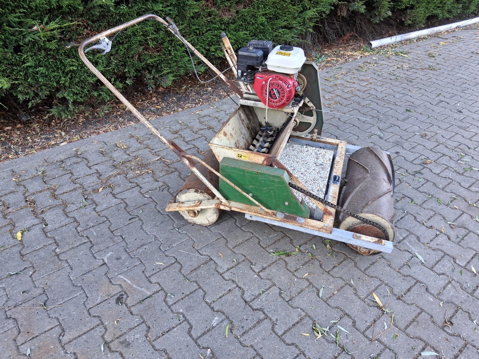 Gazonrol met Honda motor, Tuin en Terras, Grasmaaiers, Honda, Gebruikt, Ophalen of Verzenden, Benzine-grasmaaier