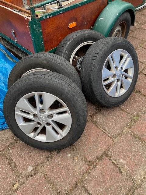 Vier originele Toyota 15 inch velgen, Auto-onderdelen, Banden en Velgen, Ophalen, Gebruikt, 15 inch, Banden en Velgen