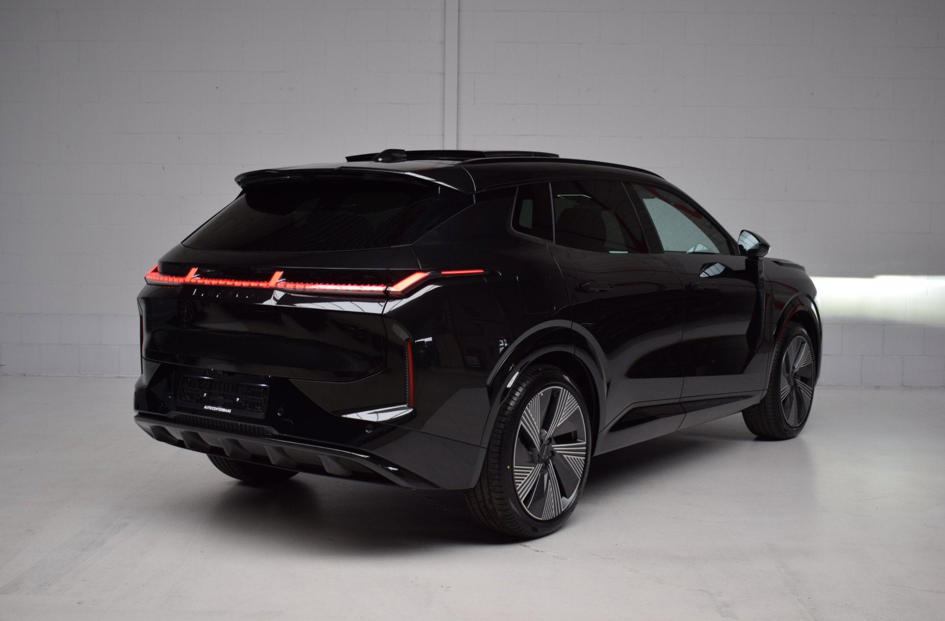 Lynk & Co 08 1.5 More PHEV 200KM RANGE / PANORAMADAK / HARMA, Auto's, Gebruikt, 4 cilinders, Zwart, Bedrijf