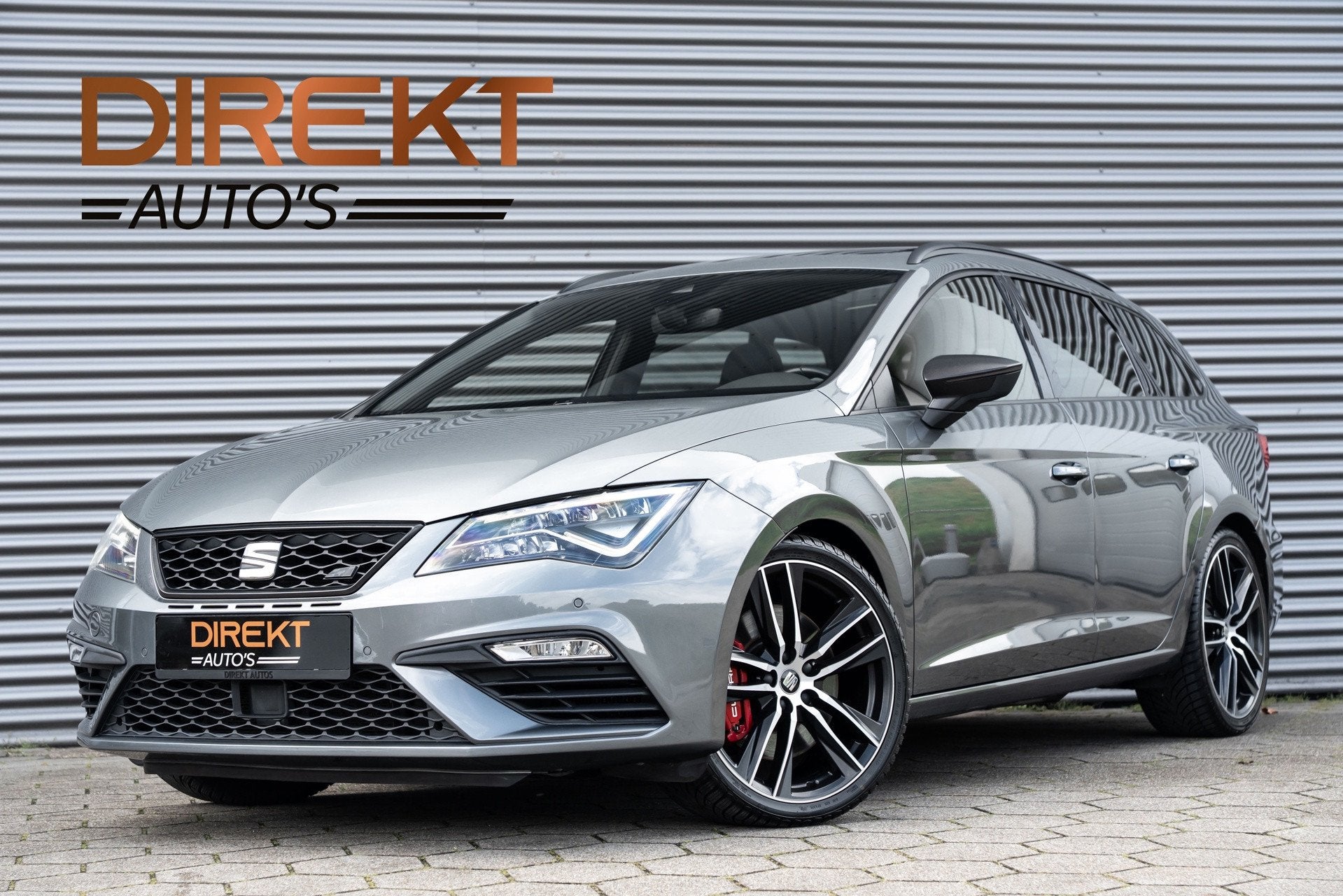 SEAT Leon ST 2.0 TSI CUPRA 300 4DRIVE PANO SEATSOUND VIRTUAL, Auto's, Automaat, Gebruikt, Zwart, 4 cilinders