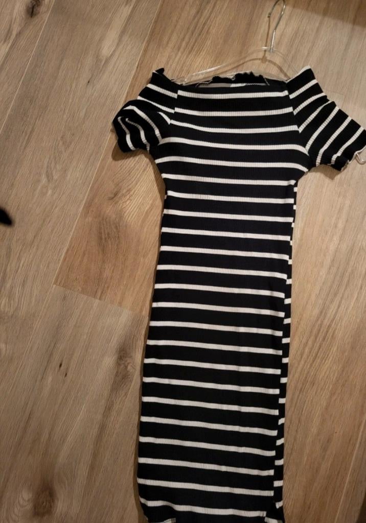 Moewy gestreepte off-shoulder jurk S, Zwart, Ophalen of Verzenden, Zo goed als nieuw, Maat 36 (S)