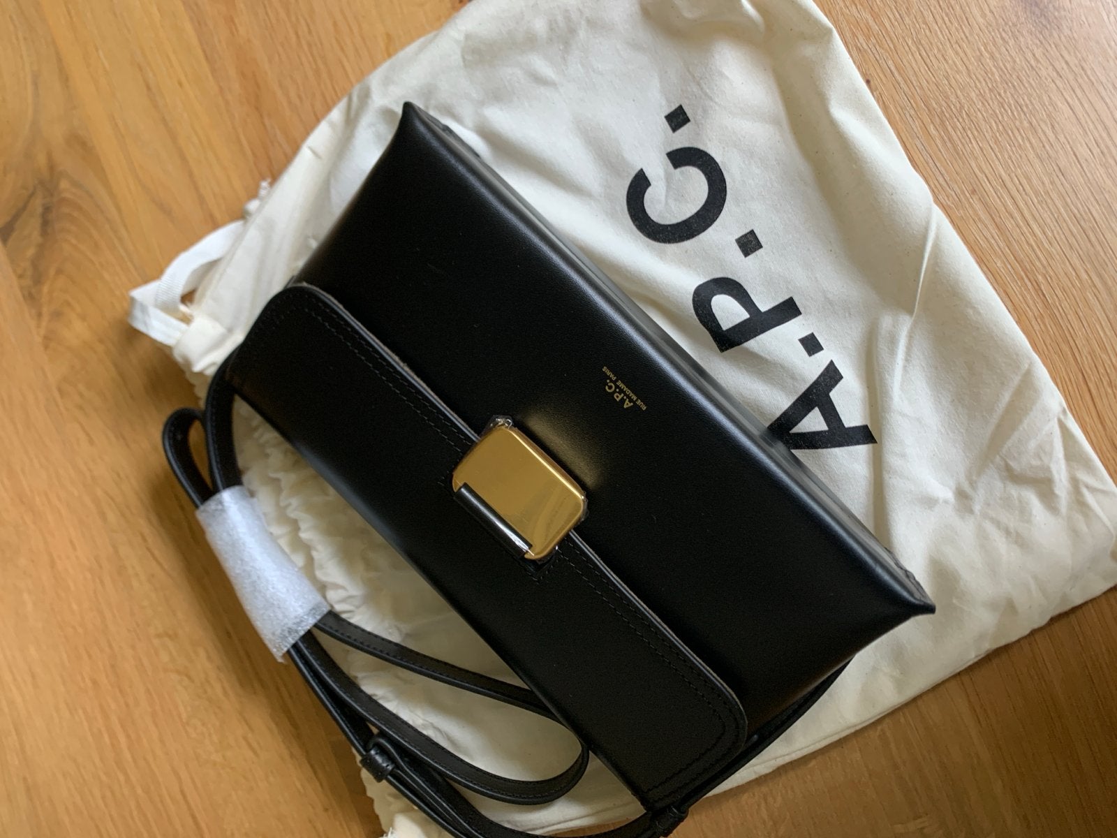 A.P.C. Simon Small Tas Zwart - Nieuw en Ongebruikt, Sieraden, Tassen en Uiterlijk, Ophalen of Verzenden, Nieuw, Zwart, Schoudertasje
