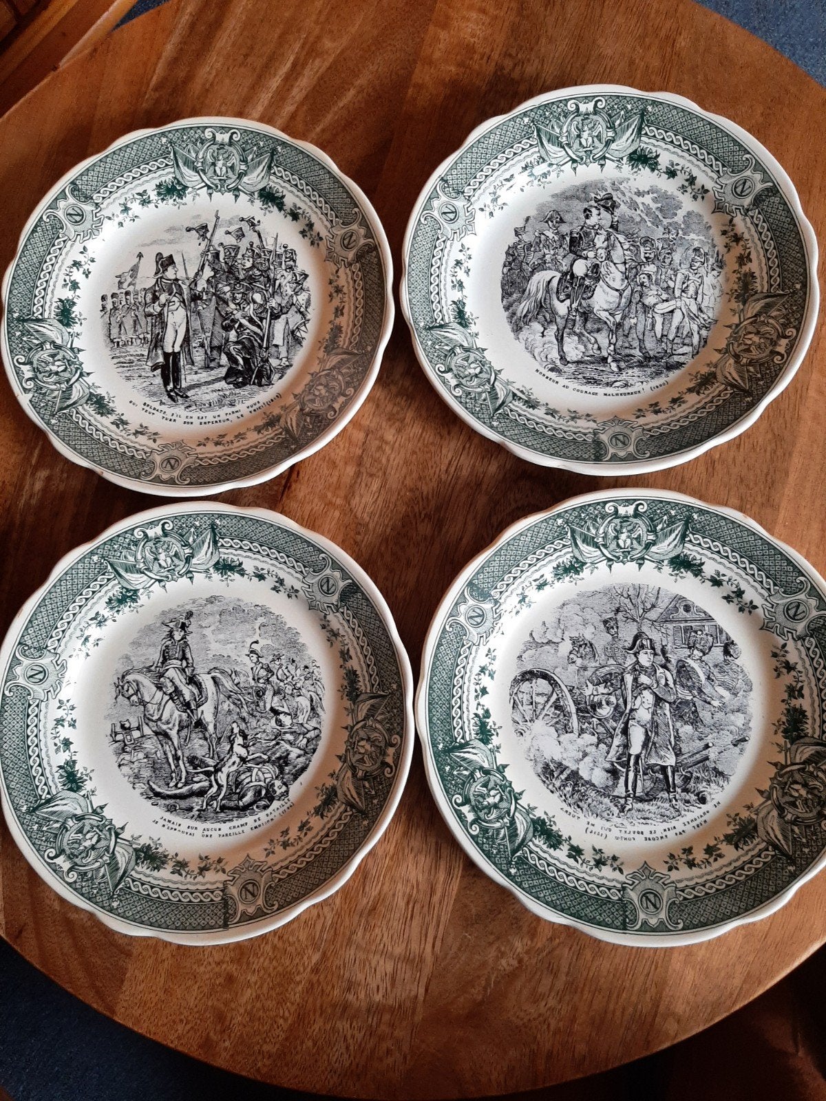 Set van 4 antieke Napoleon borden, Ophalen