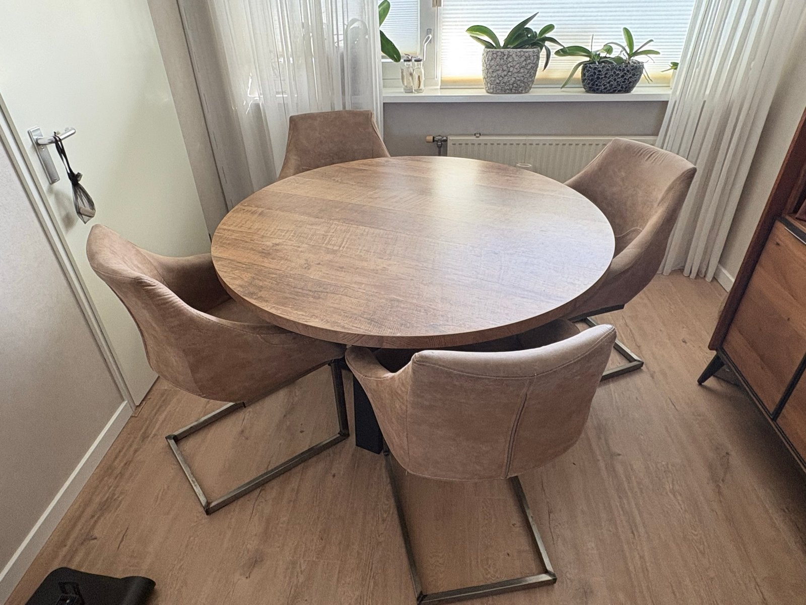 Eettafel met 4 stoelen - Zo goed als nieuw, Ophalen, 100 tot 150 cm, Rond, Zo goed als nieuw