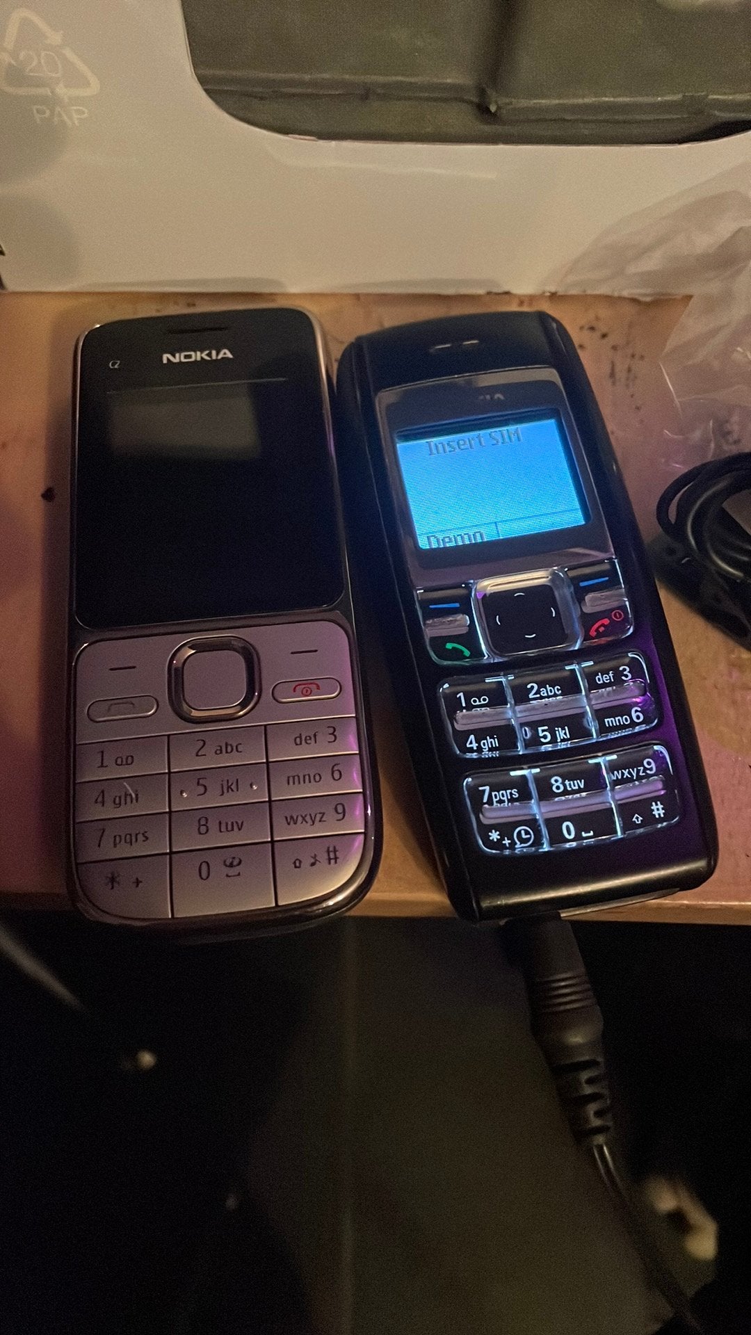 Nokia 1600 en Nokia C2 Klassieke telefoons, Gebruikt, Zwart, Fysiek toetsenbord, 3 tot 6 megapixel