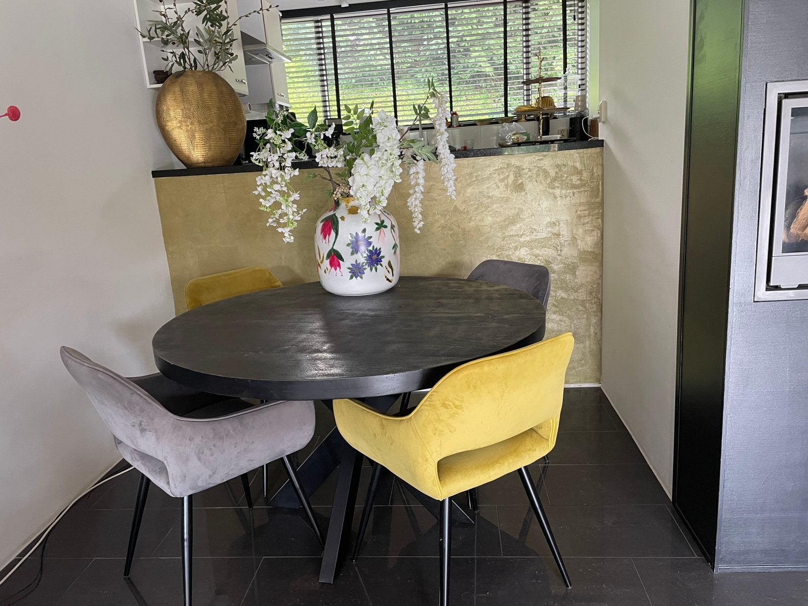 Complete eethoek met vier kuip stoelen, Ophalen, Zo goed als nieuw, Rond, 100 tot 150 cm