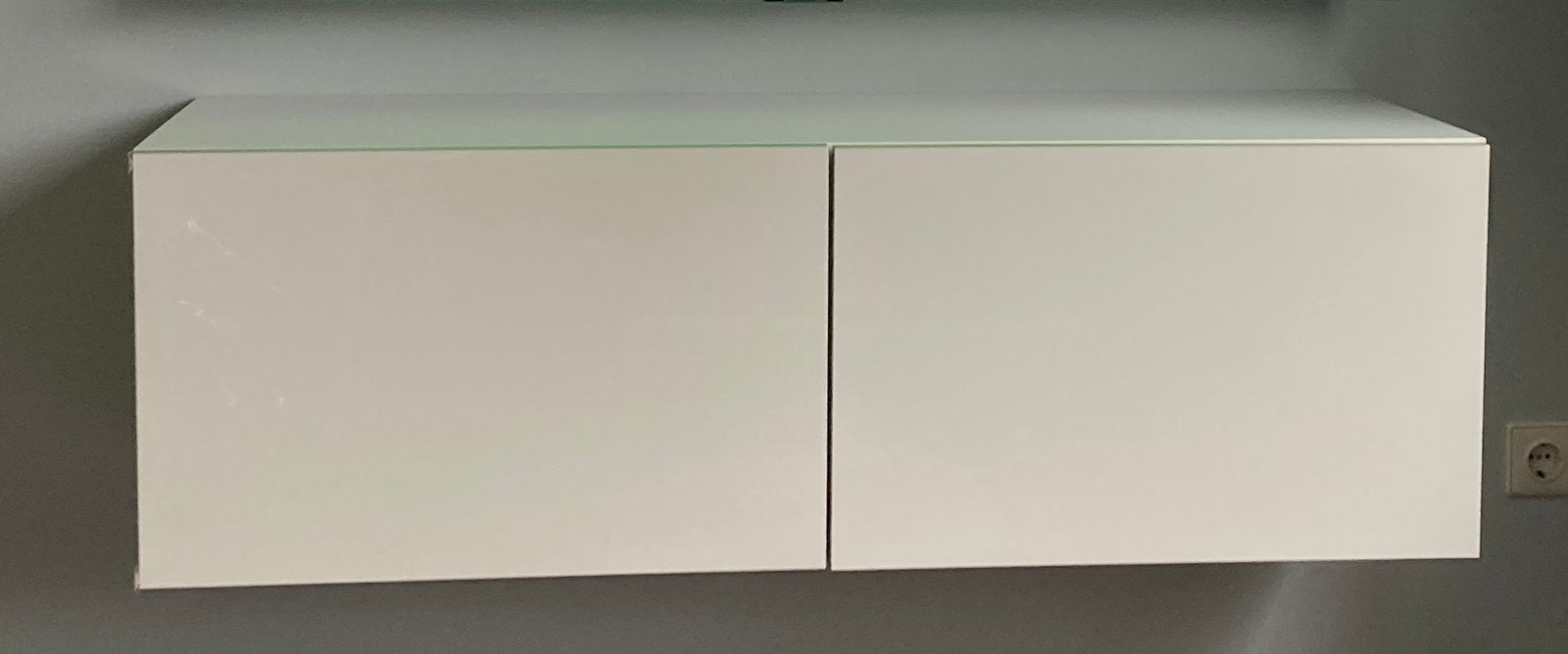 Zwevend TV meubel Ikea Besta, met 2 deuren, Ophalen, 100 tot 150 cm, Zo goed als nieuw, Minder dan 100 cm