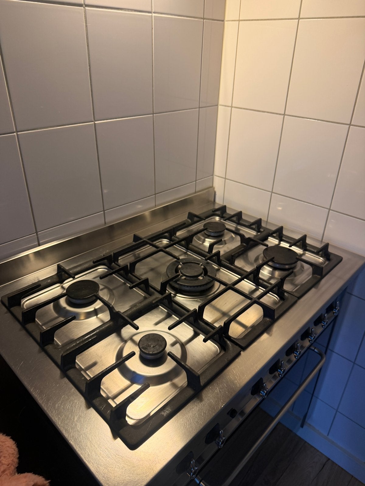 Indesit gasfornuis met oven 5pits - 90x90x60 cm, Ophalen, 60 cm of meer, Zo goed als nieuw, Gas