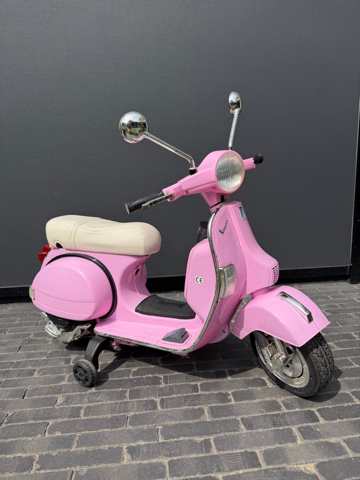 Roze Vespa kinder scooter - Elektrisch, Fietsen en Brommers, Ophalen, Gebruikt, Elektrisch, Vespa