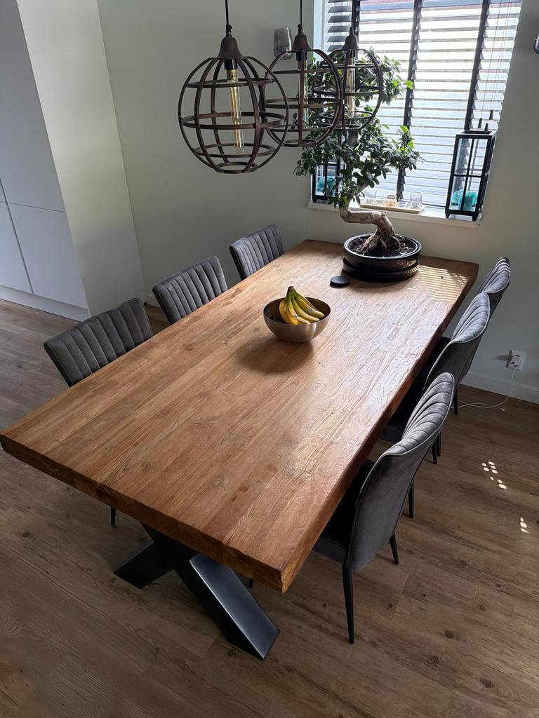 Robuuste eikenhouten tafel met 8 stoelen., Antiek en Kunst, Antiek | Meubels | Tafels, Ophalen