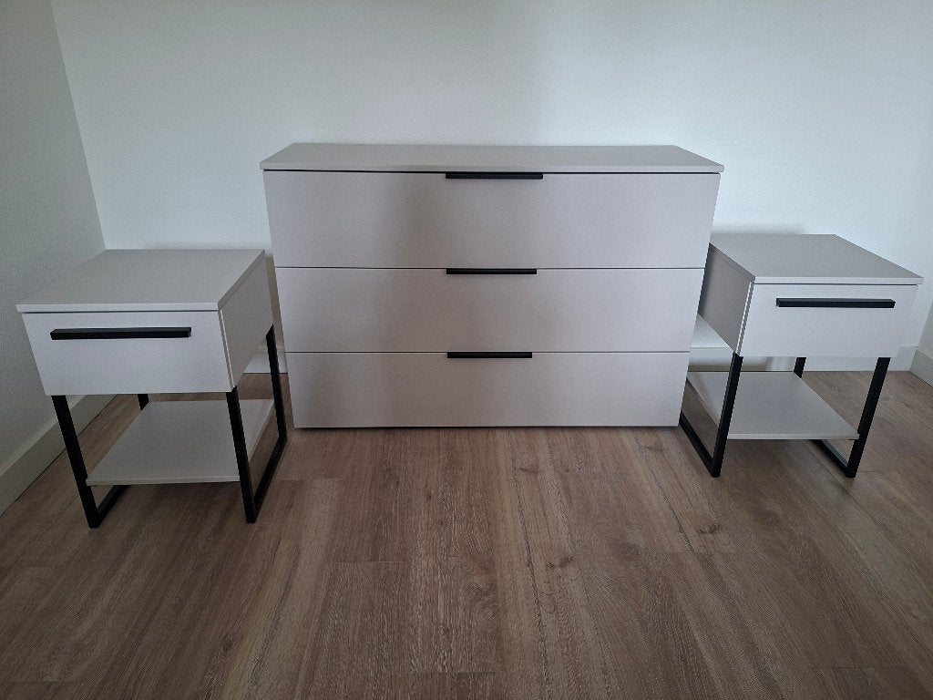2 MODERNE nachtkastjes met ladekast NIEUW VAN SLAAPWINKEL, Ophalen, Nieuw, Minder dan 45 cm, Minder dan 55 cm