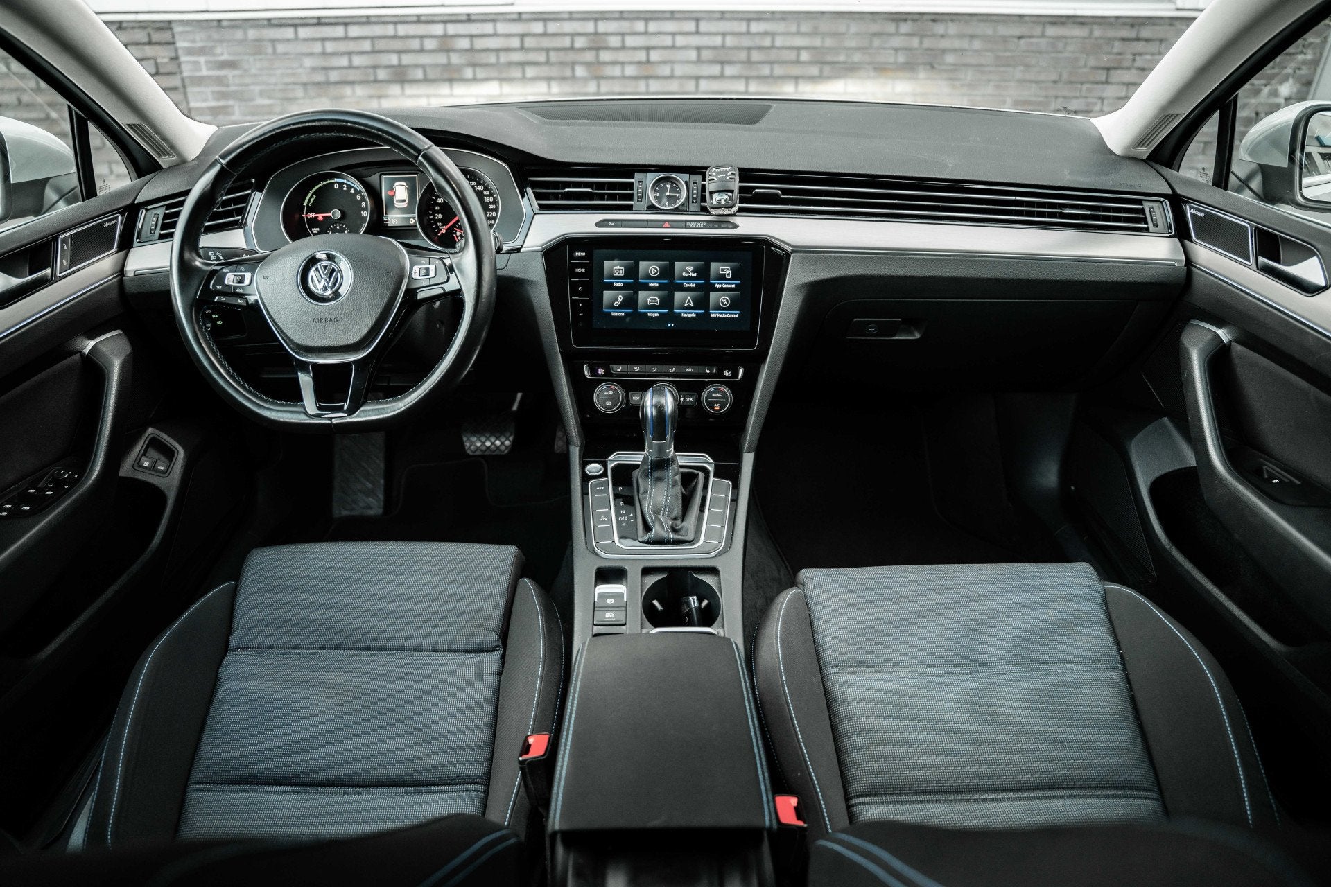 Volkswagen Passat Variant 1.4 TSI GTE Connected Series, Auto's, Stof, Gebruikt, 4 cilinders, Hybride Elektrisch/Benzine