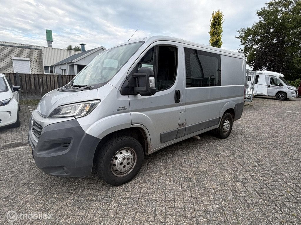 Fiat Ducato bestel 30 2.3 MultiJet L1H1 DC, Automaat, Euro 5, Gebruikt, 4 stoelen