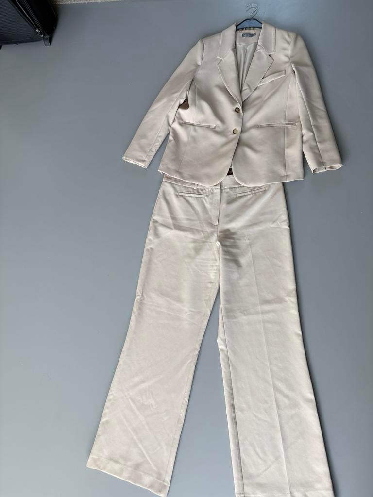 Colbert en pantalon Garcia zandtint broekpak, Ophalen of Verzenden, Zo goed als nieuw, Maat 42/44 (L)