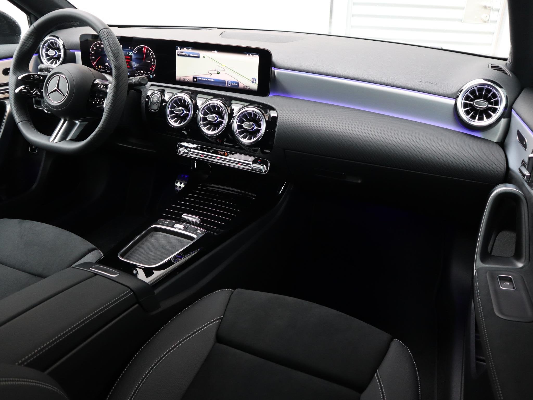 Mercedes-Benz A-klasse 250 e 140 Year Edition, Auto's, Mercedes-Benz, 4 cilinders, Bedrijf, 1600 kg, 13 kWh