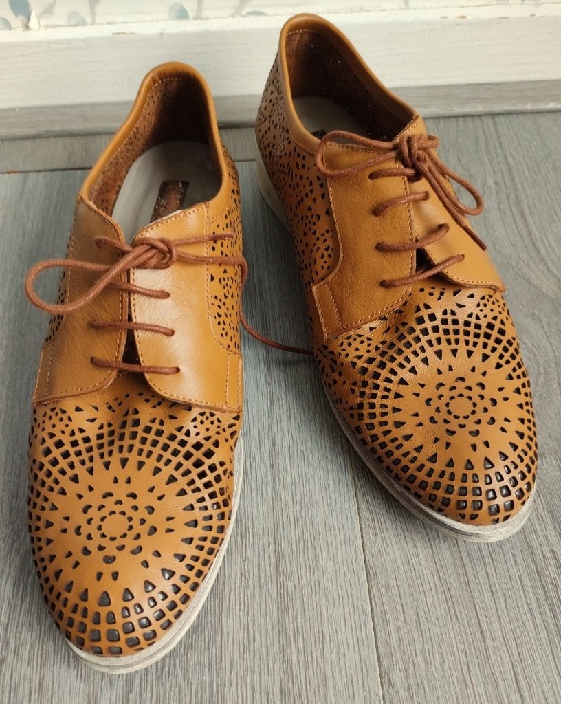 ÉLYSÉSS Camel, Leren Zomer/ Veterschoenen maat 38, Kleding | Dames, Schoenen, Schoenen met lage hakken, Ophalen of Verzenden, Zo goed als nieuw