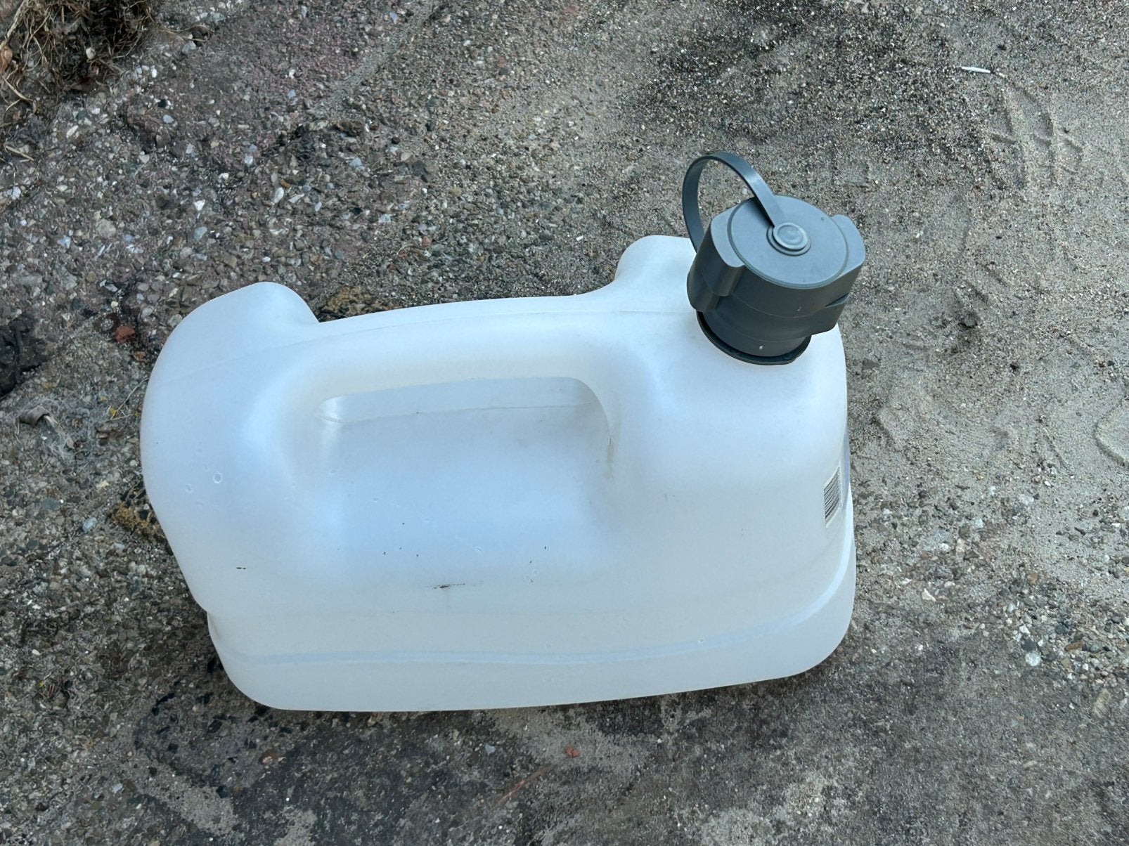 5 liter jerrycan, Ophalen