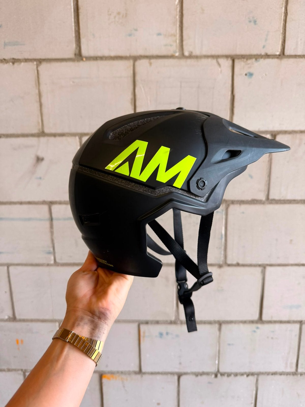 Decathlon Rockrider AM Mountainbike Helm Zwart/Geel, Ophalen, Zo goed als nieuw, M, Heer of Dame
