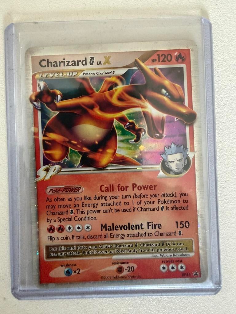 Charizard pokemon kaart, Hobby en Vrije tijd, Verzamelkaartspellen | Pokémon, Ophalen of Verzenden, Zo goed als nieuw