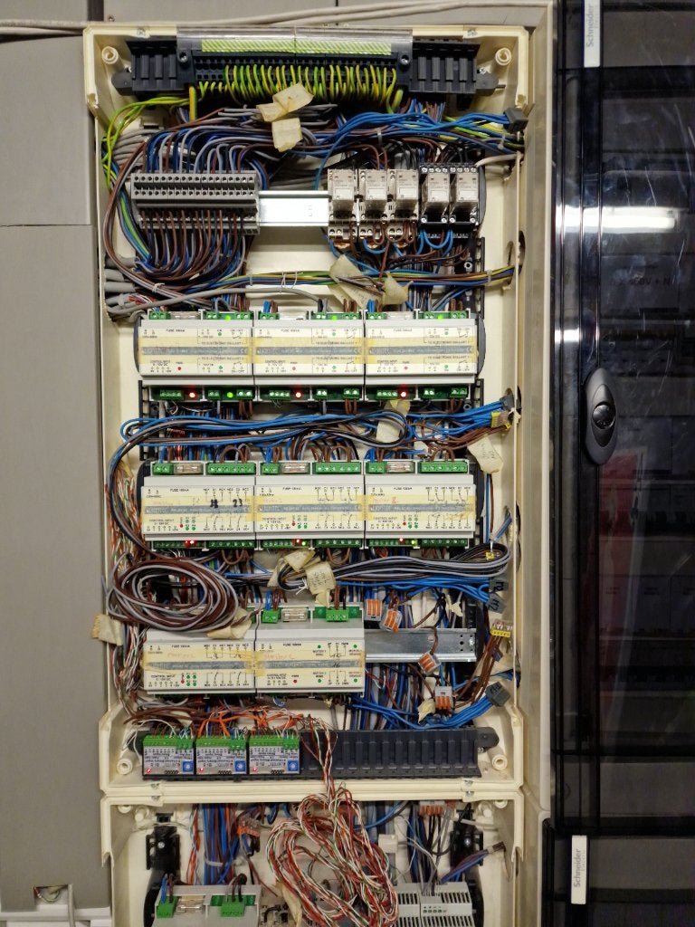 Lightec domotica modules - FLUO / RELAY / SHUTTER / BI8, Hobby en Vrije tijd, Ophalen