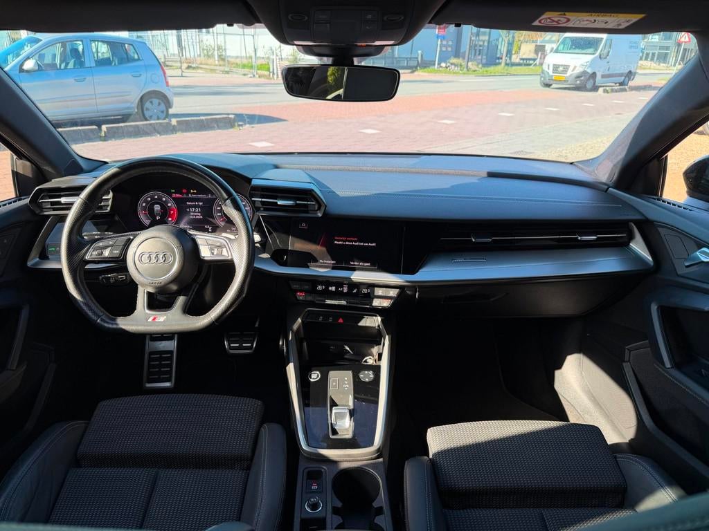 Audi A3 Sportback 35 TFSI S edition AUT|Navi|ACC|Stoelverwar, 12 maanden, 4 cilinders, Leder en Stof, Zwart
