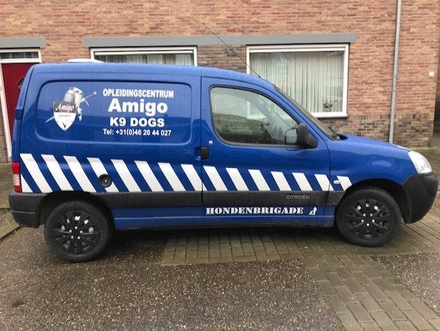 gezocht vlaggen met stokken, Ophalen of Verzenden, Zo goed als nieuw