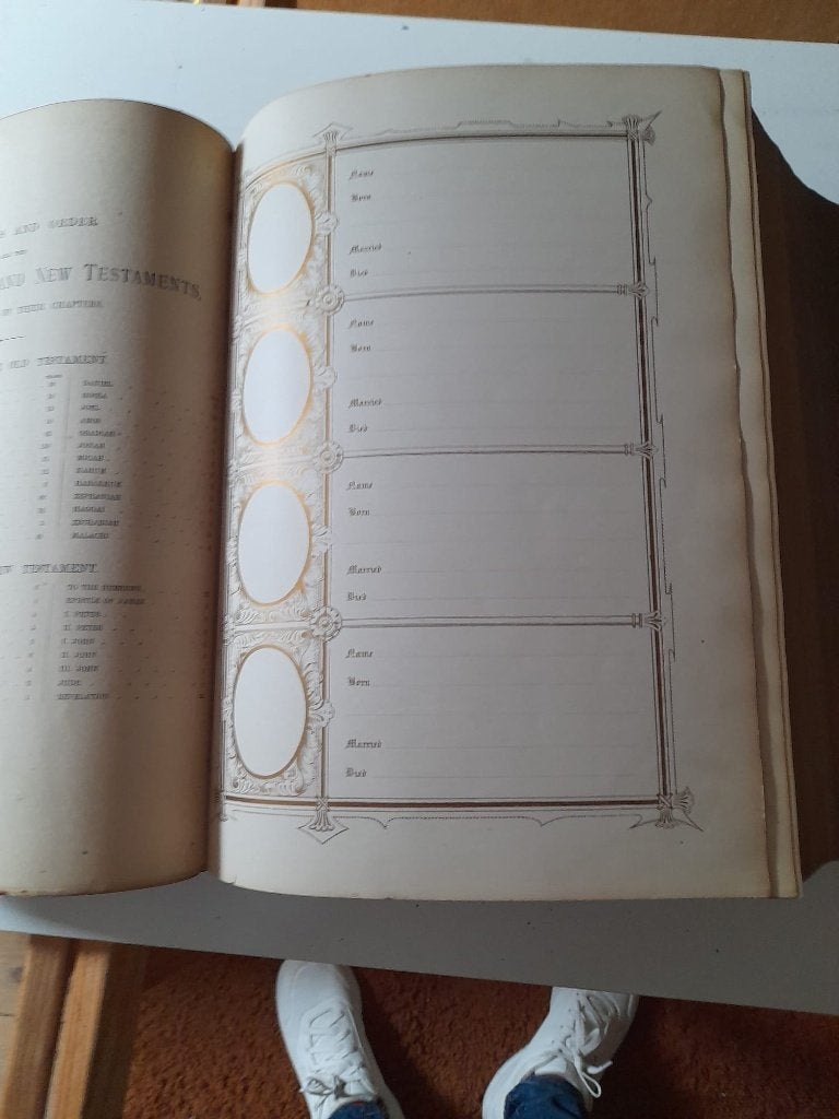 Cassell's 19e eeuwse Familie-Bijbel met leren band, Antiek en Kunst, Ophalen, Bijbel