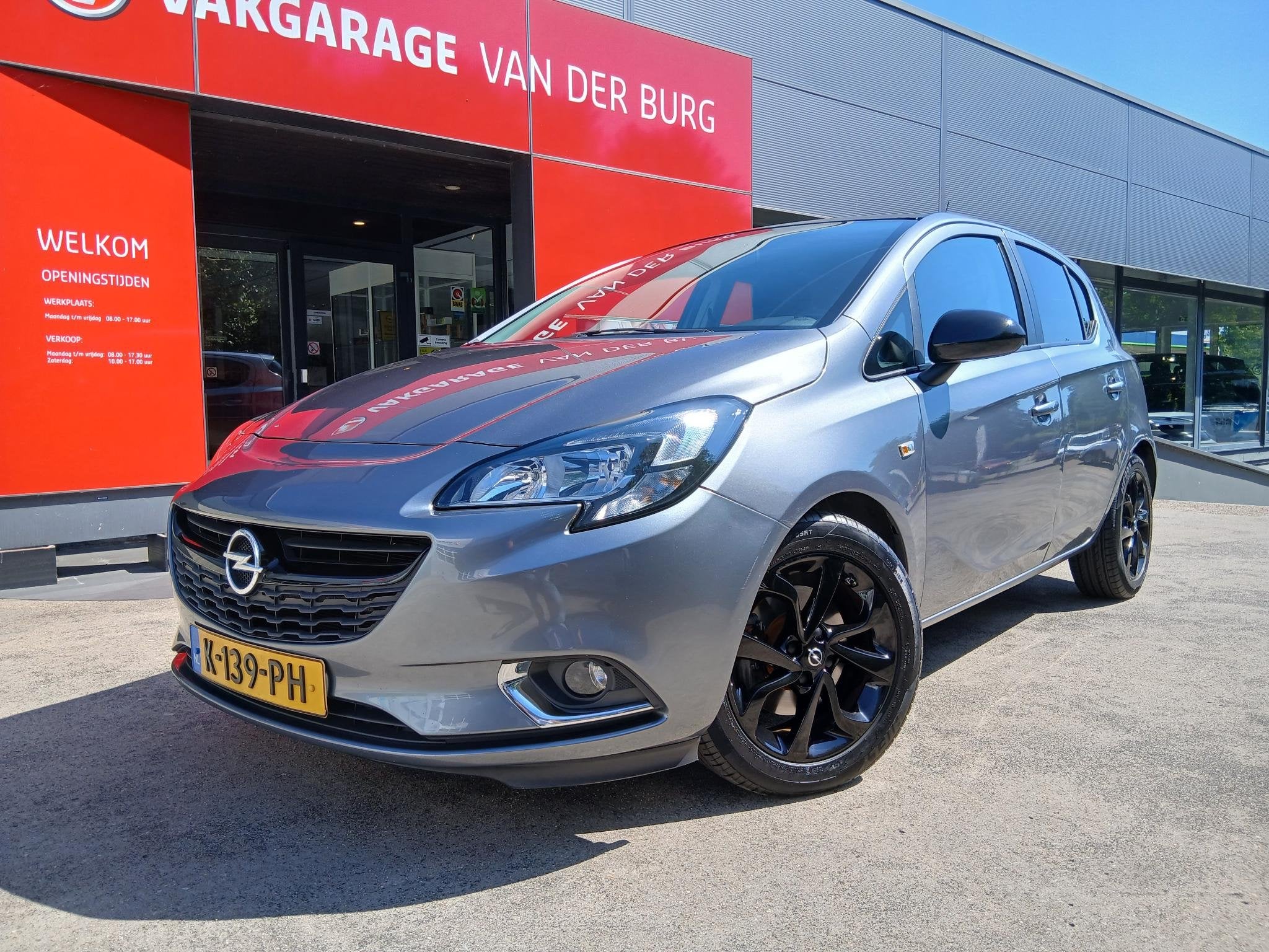 Opel Corsa Black Edition 1.4 Airco Apple CarPlay Android Aut, Auto's, Opel, Voorwielaandrijving, 12 maanden, Gebruikt, 49 €/maand