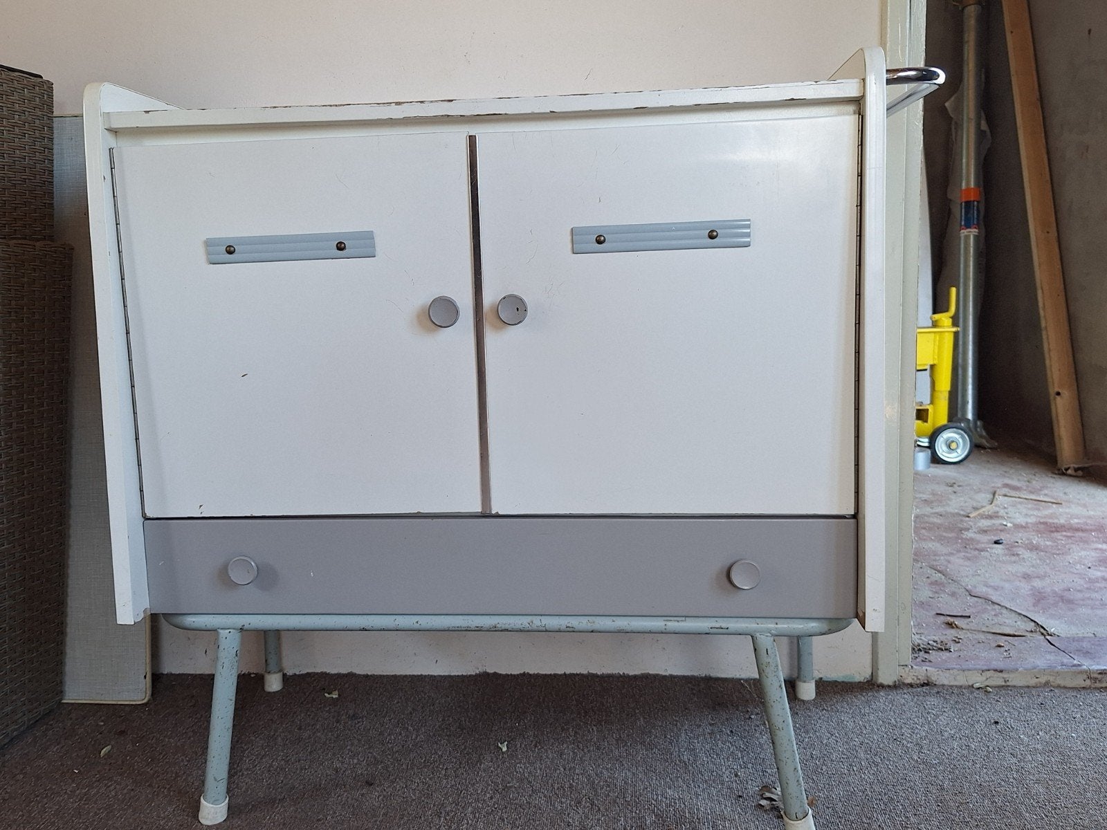 Jaren '60 Commode met Twee Deuren en Lade, Gebruikt, 50 tot 70 cm, 75 tot 100 cm, Commode