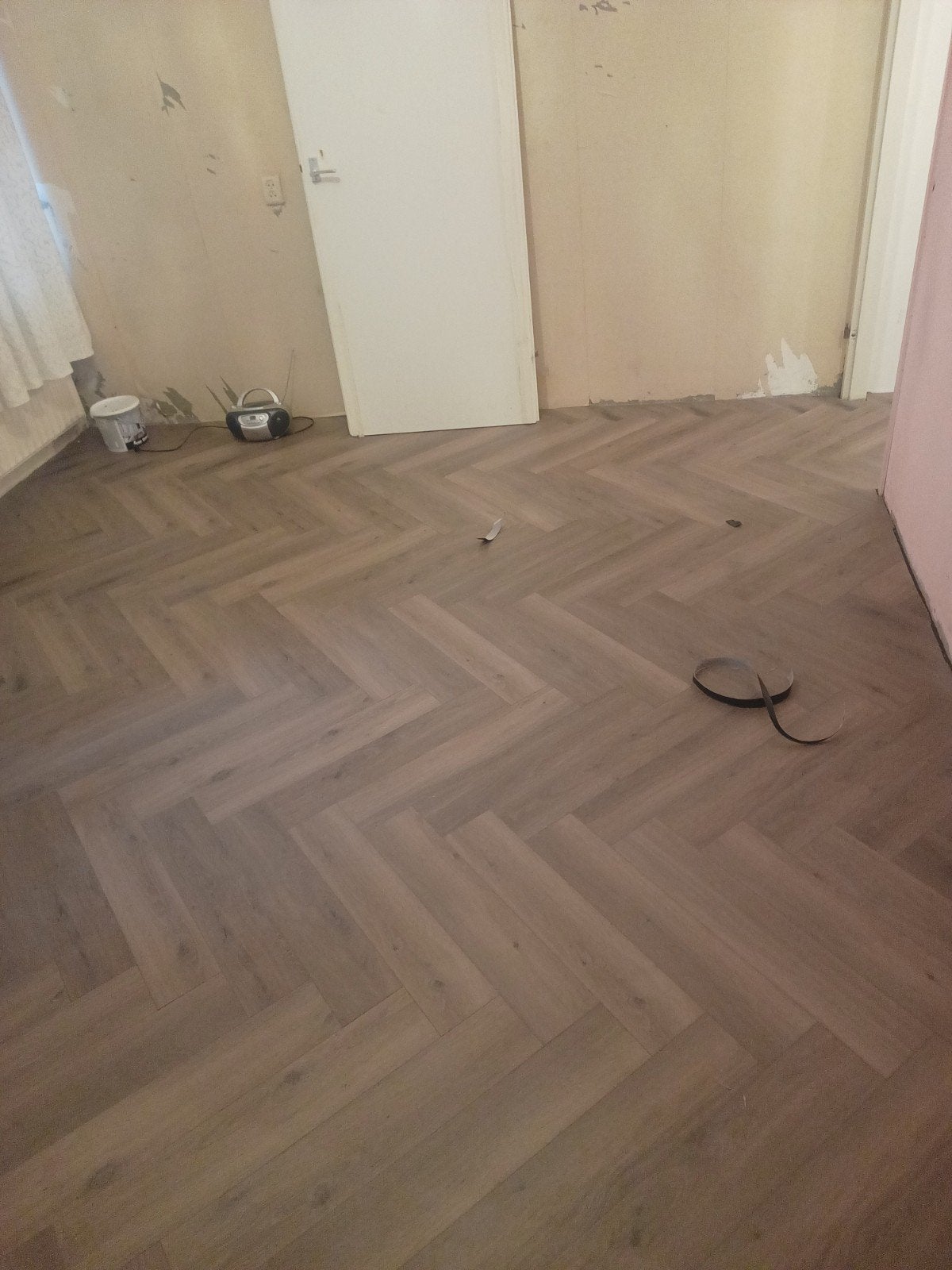 Klusjes man laminaat legger en witten van muren en plafonds., 50 tot 150 cm, Ophalen of Verzenden, 10 m² of meer, 10 tot 30 cm