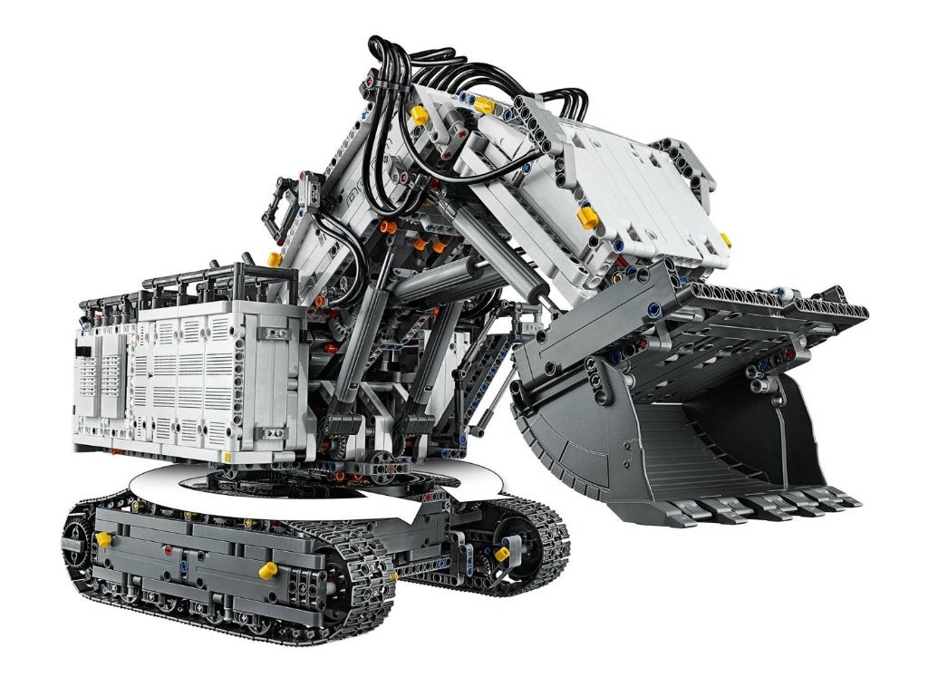 Foto 2 van LEGO Technic #42100 Liebherr R 9800 Graafmachine