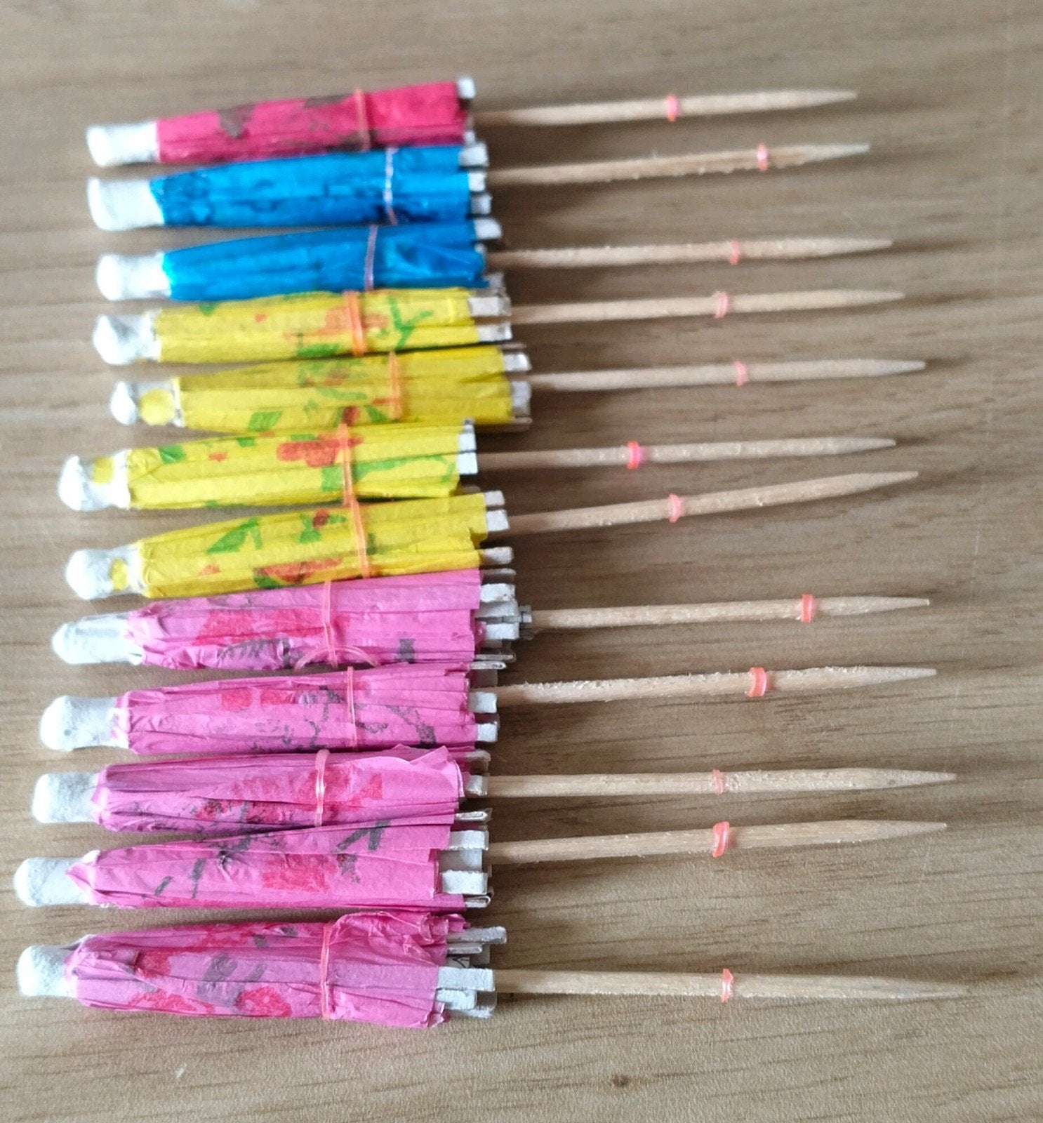 Cocktailprikkers met parapluutjes - 12 stuks, Huis en Inrichting, Overige typen, Verzenden, Hout, Nieuw