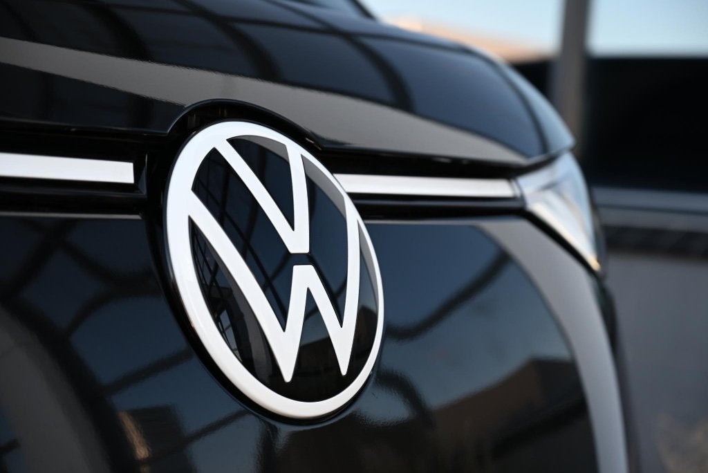 Volkswagen ID. Buzz Cargo 79 kWh Black Edition 286p 2xdeur, Auto's, Achterwielaandrijving, Zwart, Volkswagen, Leder en Stof