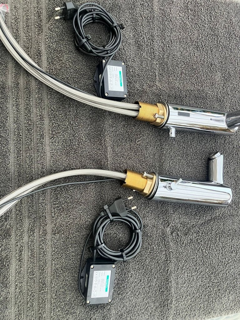 2 stuks elec. wastafelkranen Grohe, voor dubbele wastafel, Ophalen, Zo goed als nieuw, Chroom, Kraan