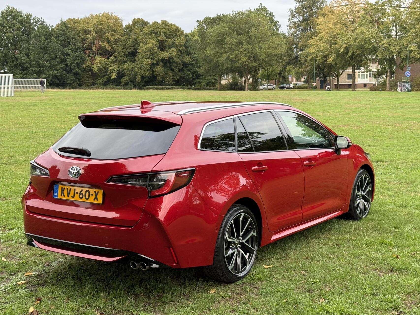 Foto 6 van Toyota Corolla TS 2.0 Hybrid Lounge 184pk 85dkm Zeer Luxe 1e