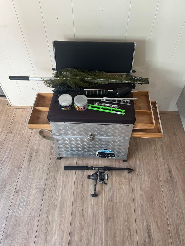 Complete visuitrusting: zitkist, hengel, net en accessoires, Watersport en Boten, Hengelsport | Algemeen, Ophalen, Gebruikt, Overige typen