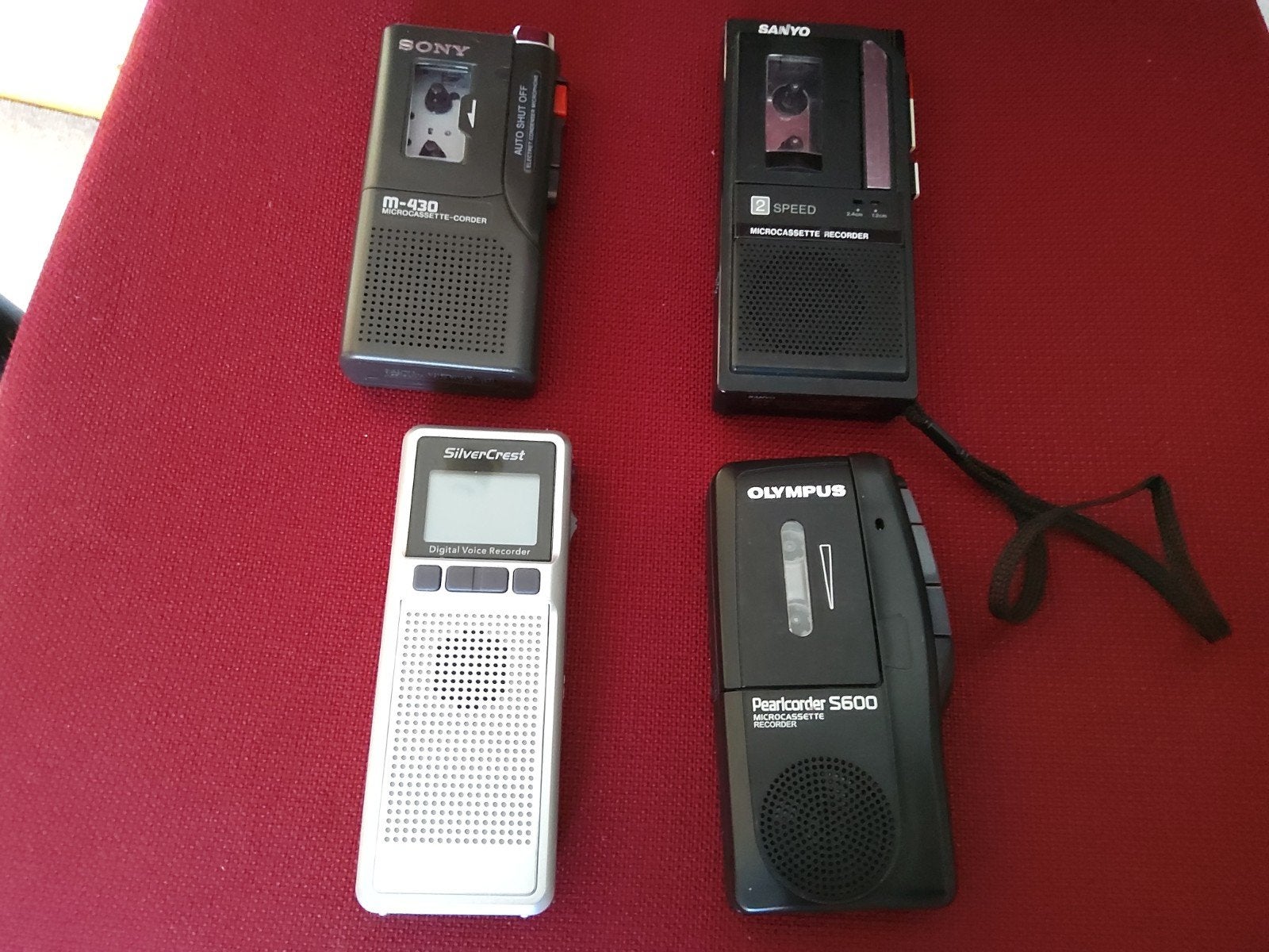 Dicteer apparaat 4 stuks div merken 16 bandjes nieuw en gebr, Ophalen of Verzenden, Accessoire