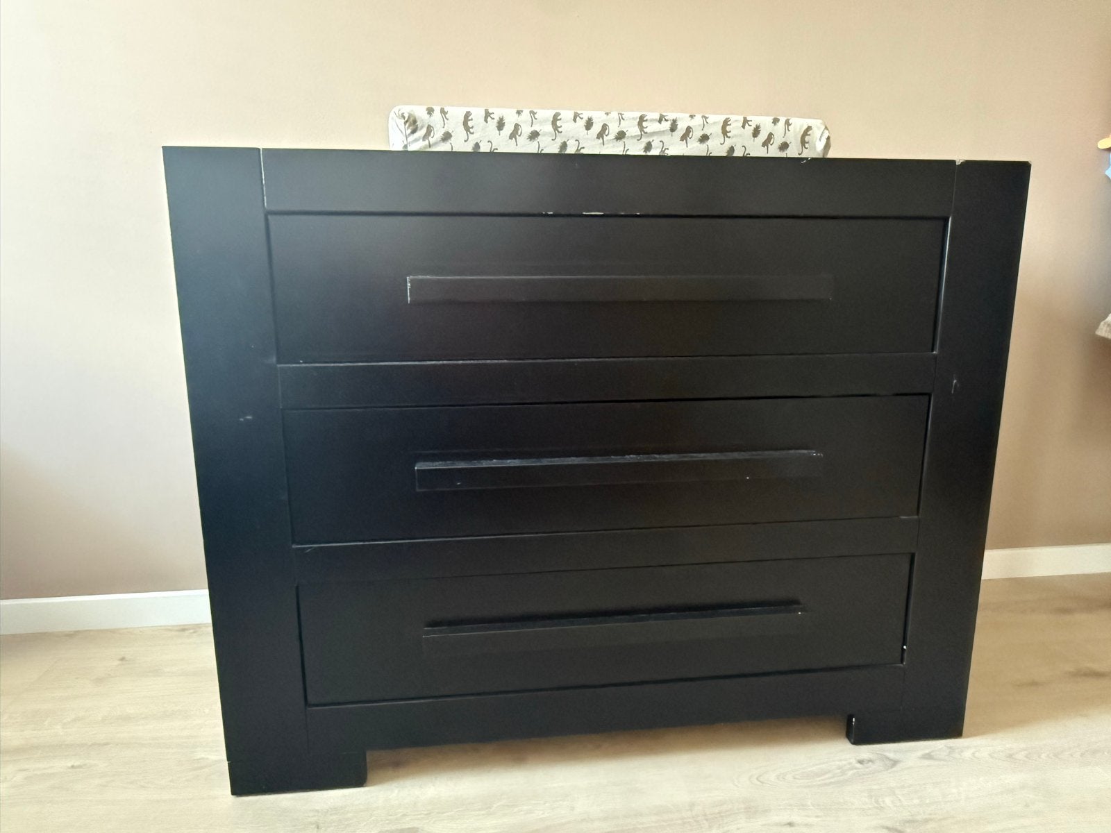 Zwarte commode met 3 laden Interbaby, Ophalen, Gebruikt, 100 tot 150 cm, 3 of 4 laden
