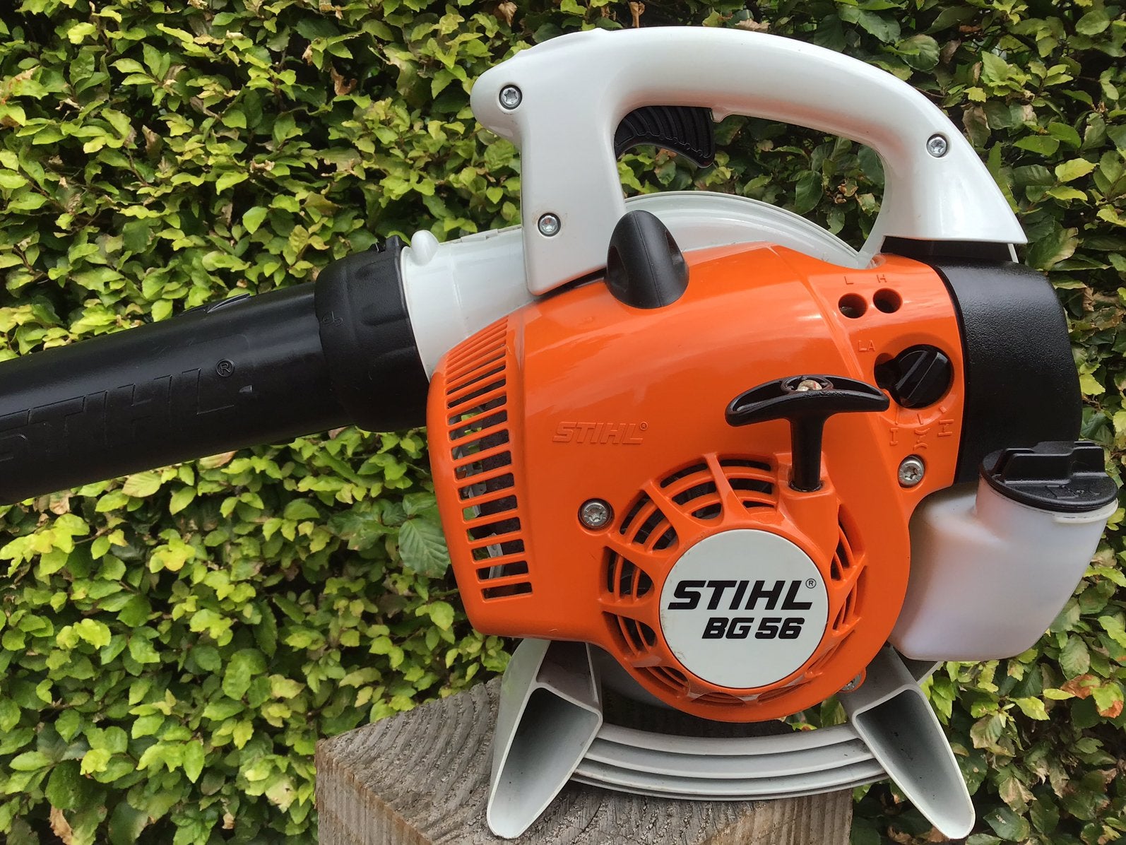 STIHL BG56 BLADBLAZER NAGENOEG NIEUW STAAT., Tuin en Terras, Ophalen of Verzenden, Zo goed als nieuw, Benzine, Handgedragen