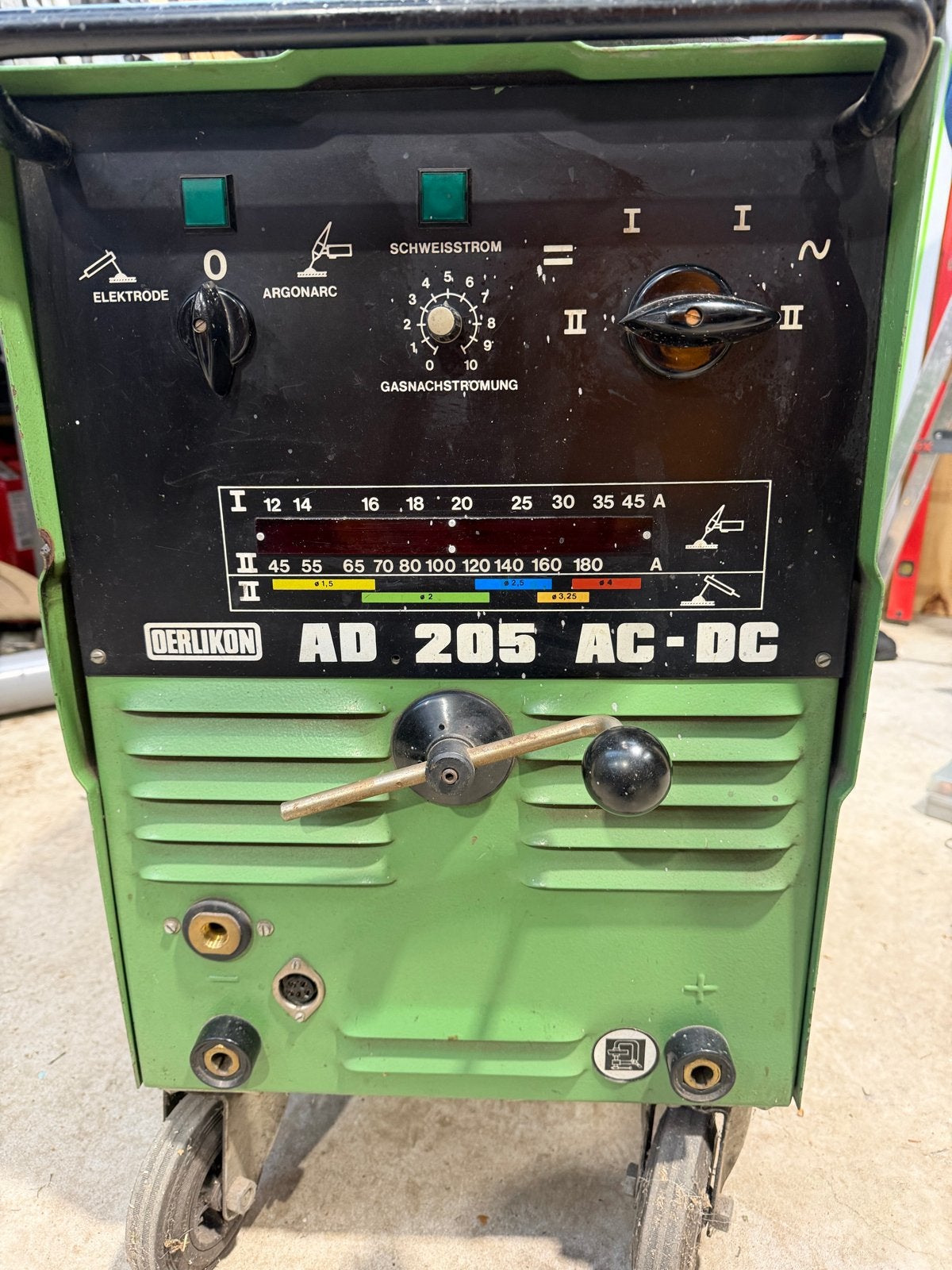Oerlikon AD 205 AC-DC Lasapparaat - Krachtstroom, Ophalen, Gebruikt, 150 tot 250 ampère, Tig