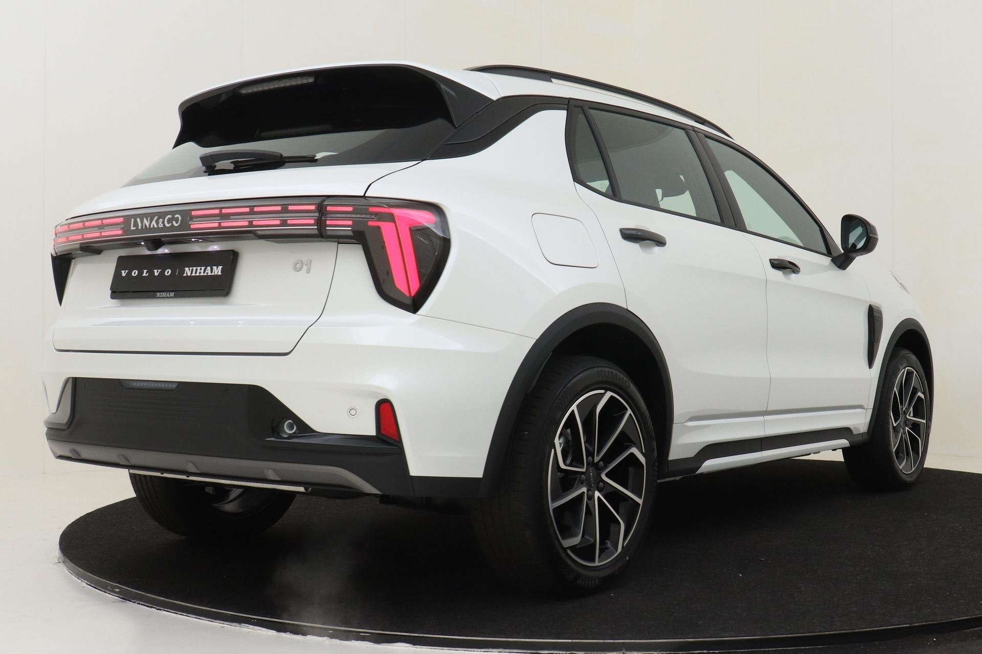 Lynk & Co 01 1.5 PHEV CORE -CARPLAY|ADAP.CRUISE|CAMERA|LED|S, 12 maanden, 1800 kg, Euro 6, 4 cilinders