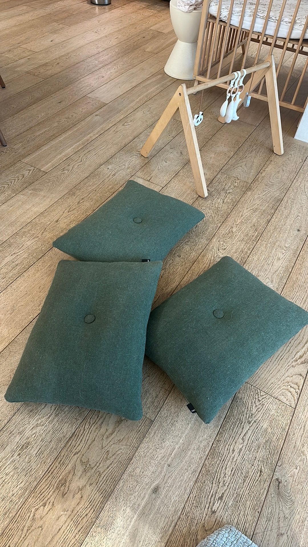 3x hay dot kussens donker groen, Huis en Inrichting, Stoffering | Vloerbedekking, Ophalen, Zo goed als nieuw, Groen, Tapijttegels