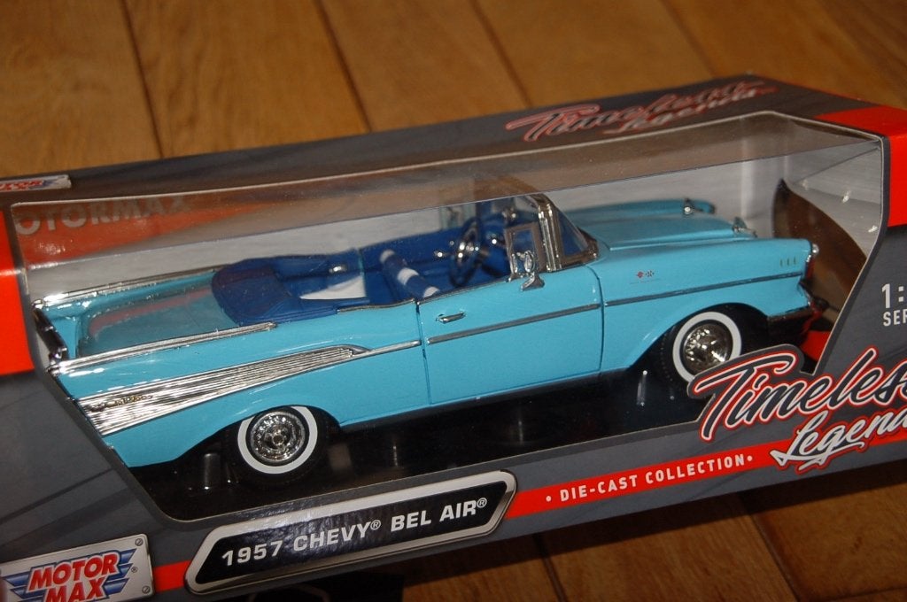 1:18 CHEVY BEL AIR CONVERTIBLE blue Motormax WRH, Hobby en Vrije tijd, Modelauto's | 1:18, Verzenden, Zo goed als nieuw, Auto