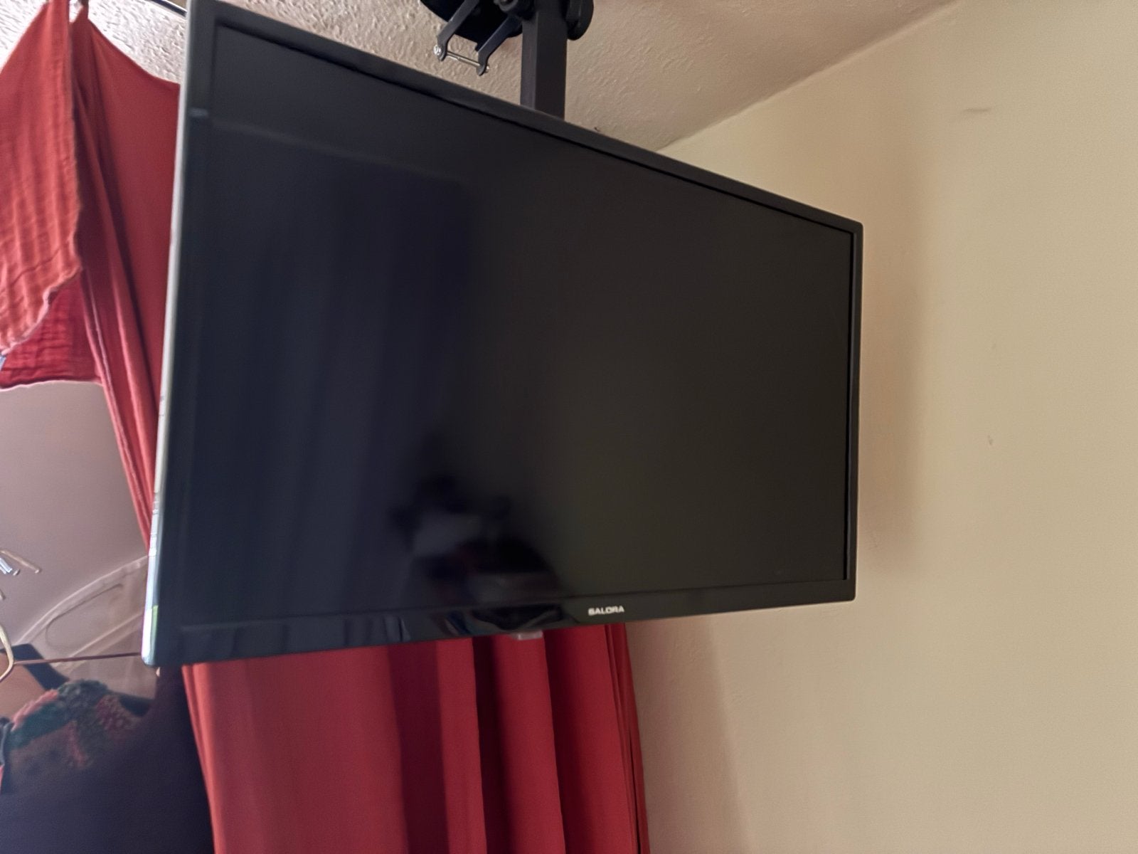 Salora 24 inch HD Ready LED TV met plafondbeugel, 50 Hz, HD Ready (720p), 60 tot 80 cm, Ophalen