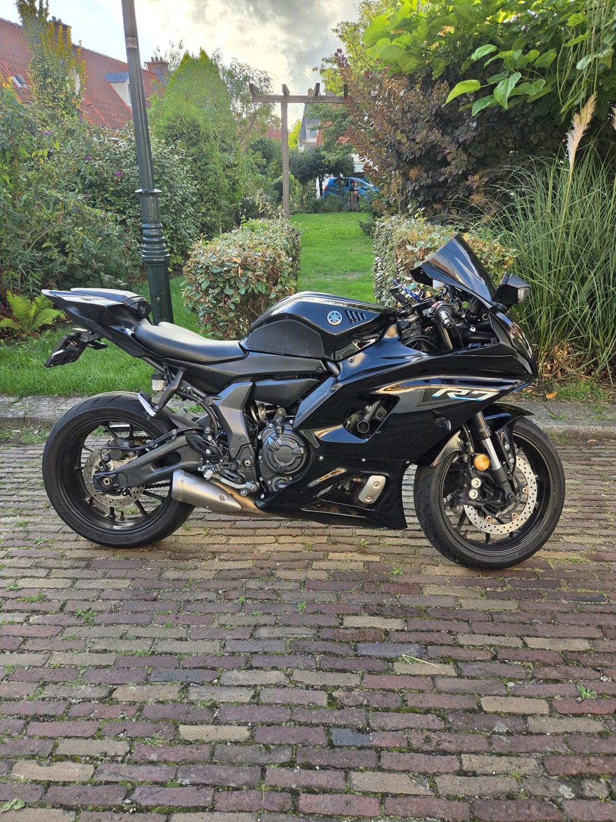 Yamaha R7 2022 Black Edition - Sportieve motor met 24.192 km, Motoren, 2 cilinders, Occasion, Super Sport, Particulier