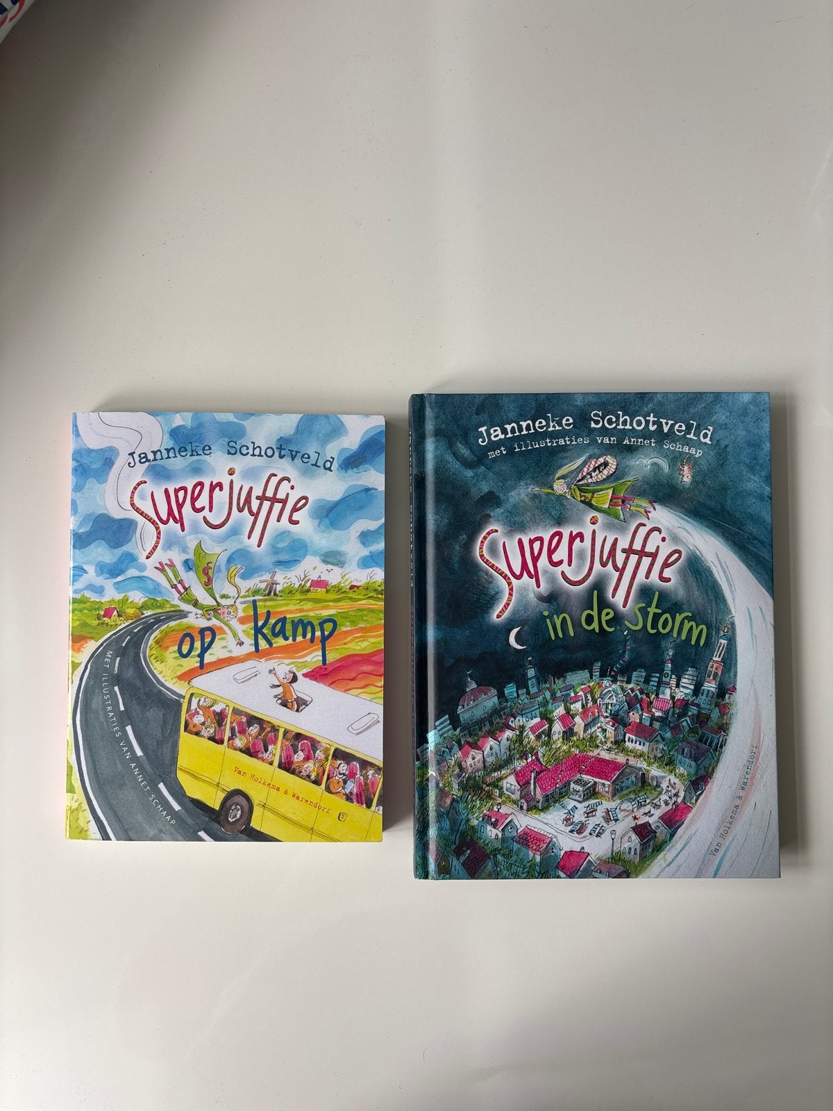 Superjuffie boeken: Op kamp & In de storm (Janneke Schotveld, Ophalen of Verzenden, Zo goed als nieuw, Fictie algemeen