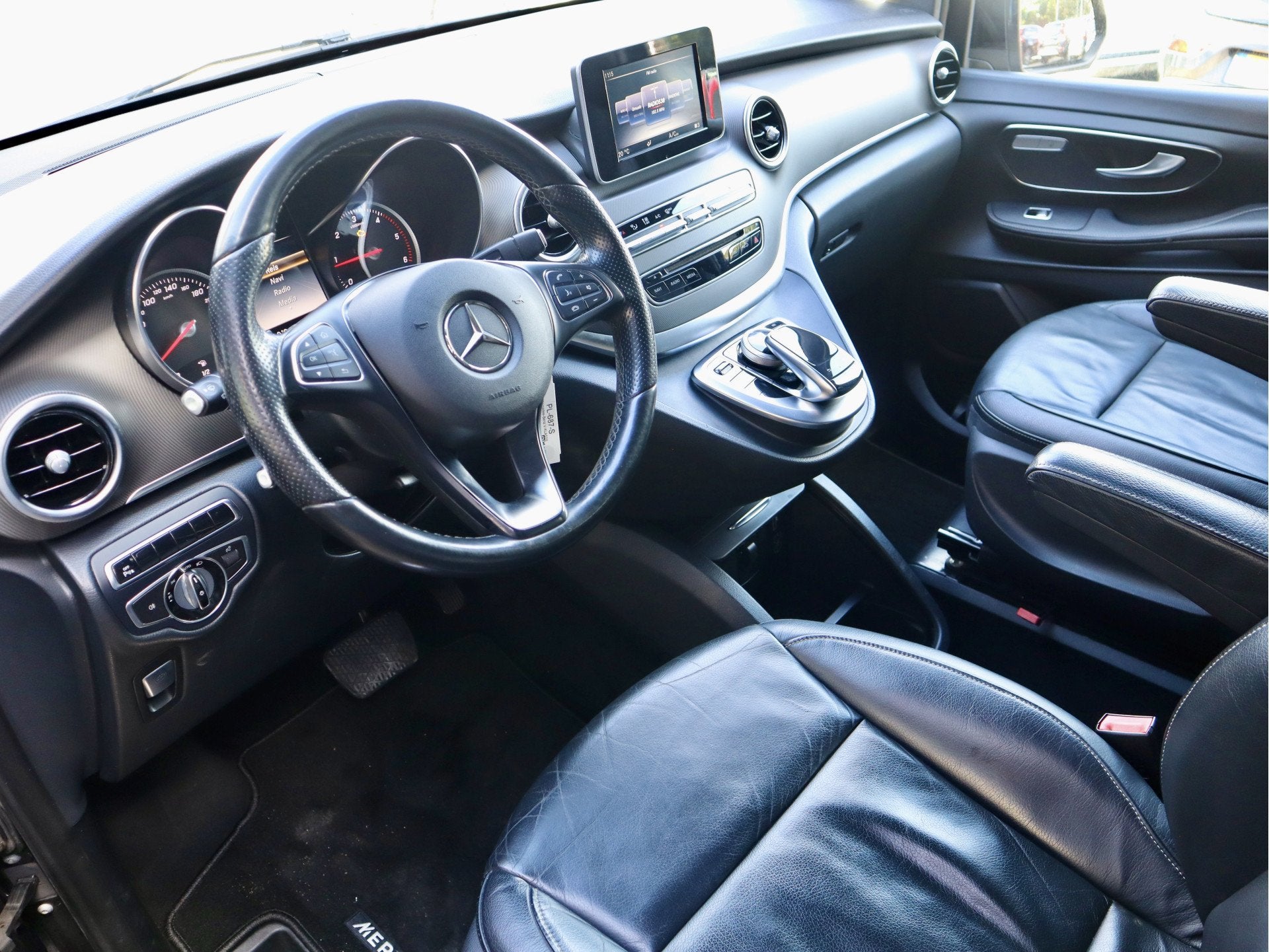 Mercedes-Benz V-Klasse 250 AUTOMAAT PERSONEN UITVOERING, Auto's, Automaat, Achterwielaandrijving, Gebruikt, 2000 kg