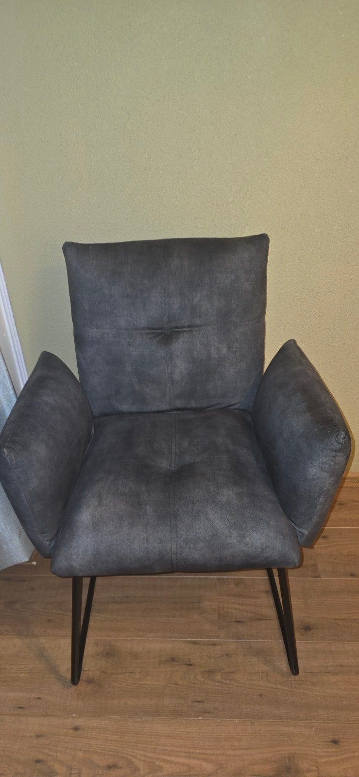GRATIS!!!! moet weg / grijze stoel, Huis en Inrichting, Stoelen, Ophalen, Gebruikt, Stof, Eén