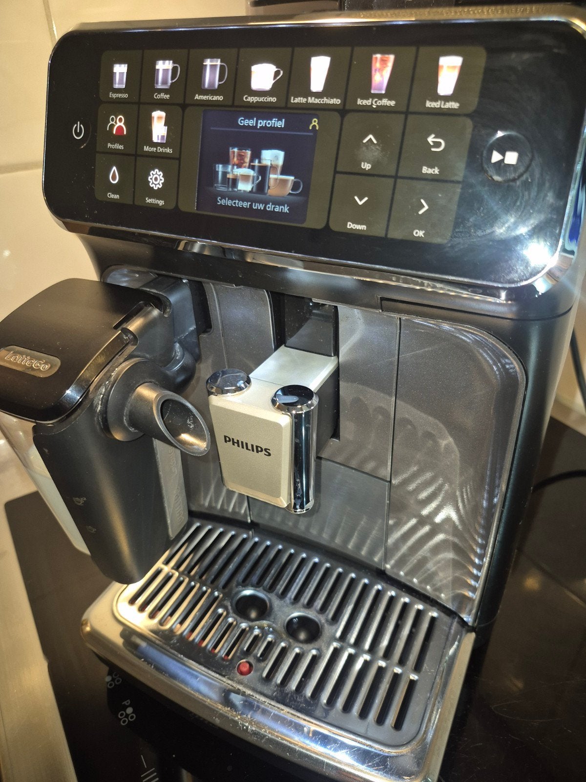Philips EP5549/70 Volautomatische Espressomachine, Witgoed en Apparatuur, Ophalen, Afneembaar waterreservoir, Espresso apparaat